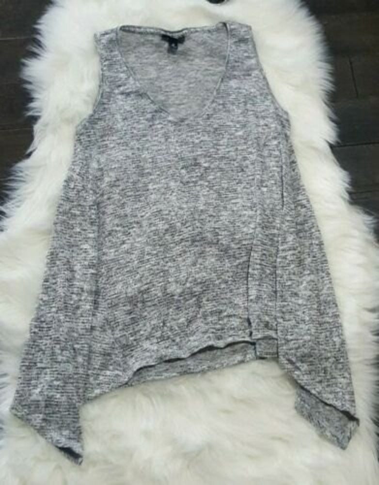 Mossimo gray sleeveless waterfall bottom V-neck Top Size Small #205